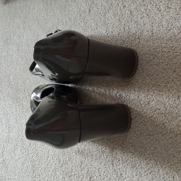 ECCO Mary Jane Style Dress Heels Patent Leather 8.5 U.S. Euro Size 40 - Picture 3 of 8